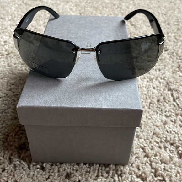 New in box Dior sunglasses, one size - Picture 2 of 4
